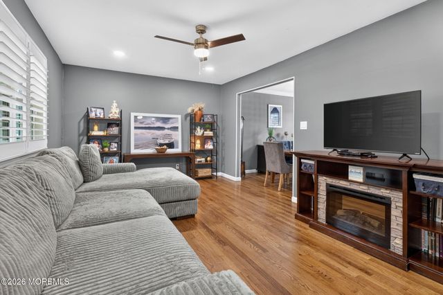 41 Brunswick Drive, Howell, NJ 07731