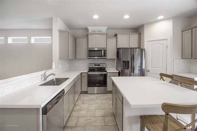 1911 Estes Flats Dr, Aransas Pass, TX 78336