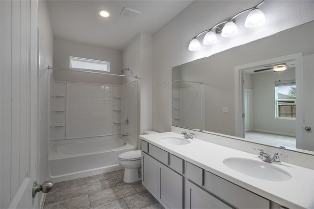 1911 Estes Flats Dr, Aransas Pass, TX 78336