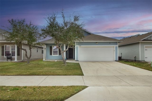 1911 Estes Flats Dr, Aransas Pass, TX 78336