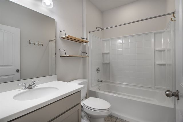 1911 Estes Flats Dr, Aransas Pass, TX 78336