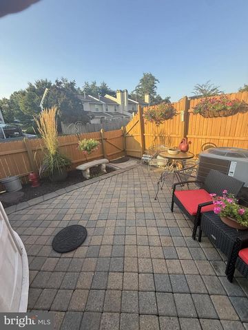 163 LEEDOM WAY, Newtown, PA 18940