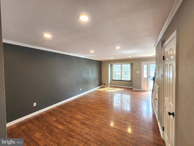 163 LEEDOM WAY, Newtown, PA 18940