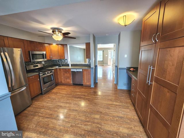 163 LEEDOM WAY, Newtown, PA 18940