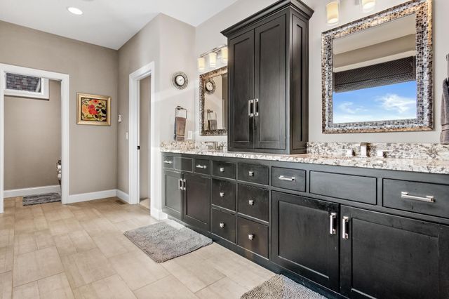 12581 22nd Street N, Stillwater, MN 55082