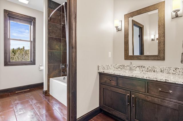 12581 22nd Street N, Stillwater, MN 55082