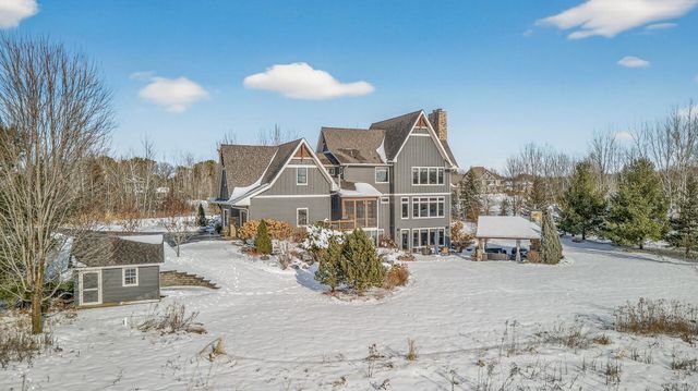 12581 22nd Street N, Stillwater, MN 55082