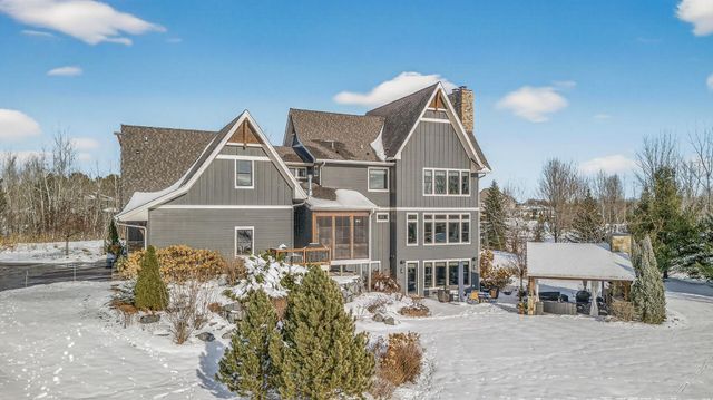 12581 22nd Street N, Stillwater, MN 55082