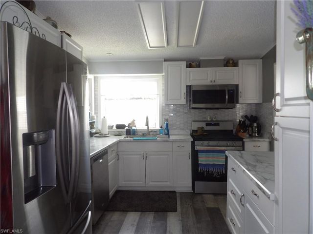 216 Shrub LN N, North Fort Myers, FL 33917