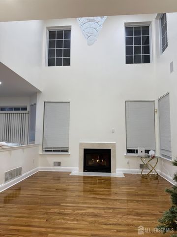 46 Pin Oak Drive, North Brunswick, NJ 08902