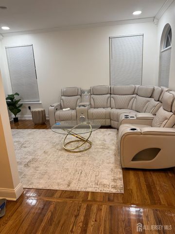 46 Pin Oak Drive, North Brunswick, NJ 08902