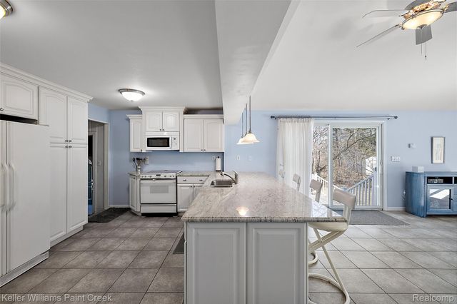 804 E AVON Road, Rochester Hills, MI 48307