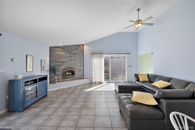 804 E AVON Road, Rochester Hills, MI 48307