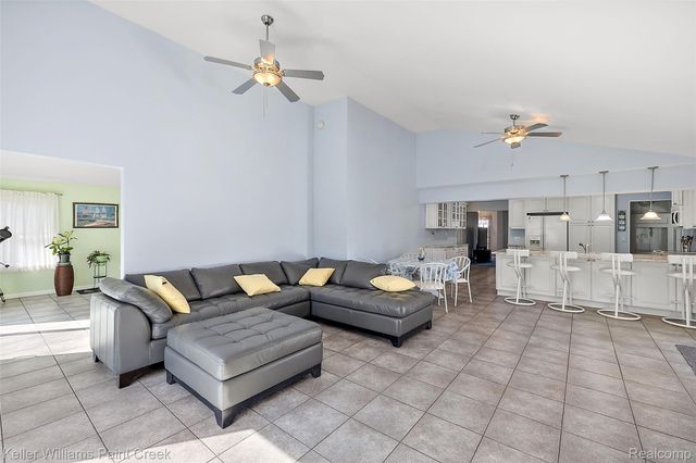 804 E AVON Road, Rochester Hills, MI 48307