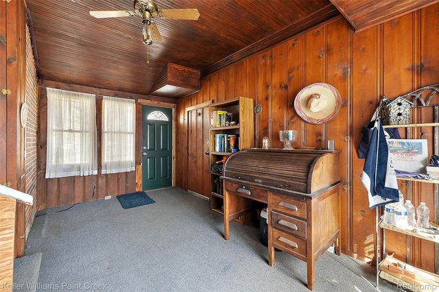 804 E AVON Road, Rochester Hills, MI 48307