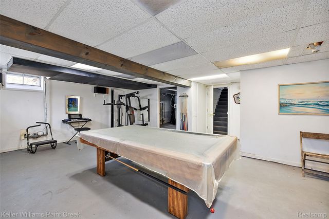 804 E AVON Road, Rochester Hills, MI 48307