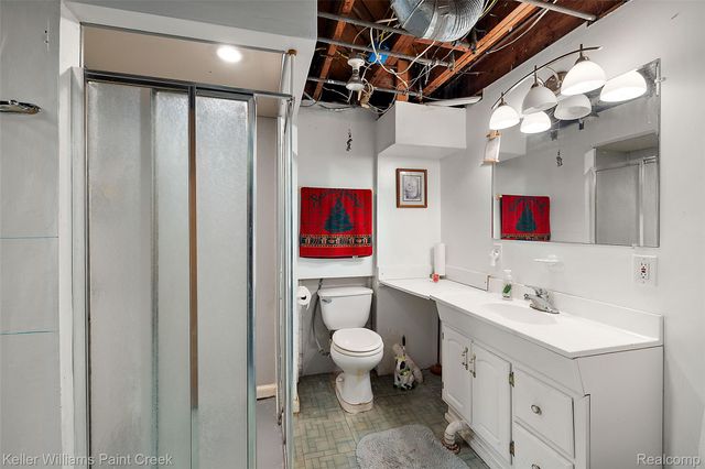 804 E AVON Road, Rochester Hills, MI 48307