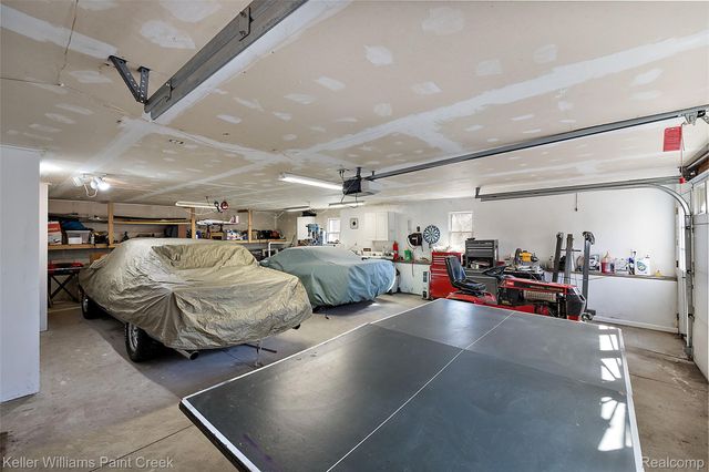 804 E AVON Road, Rochester Hills, MI 48307