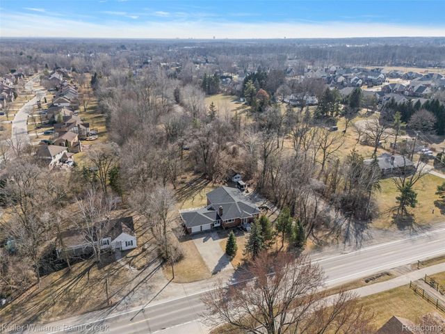 804 E AVON Road, Rochester Hills, MI 48307