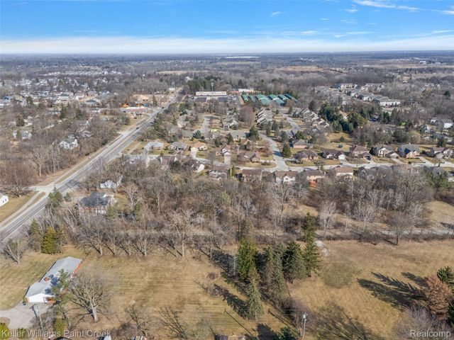 804 E AVON Road, Rochester Hills, MI 48307