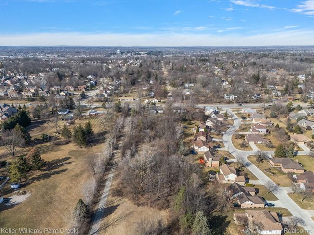 804 E AVON Road, Rochester Hills, MI 48307