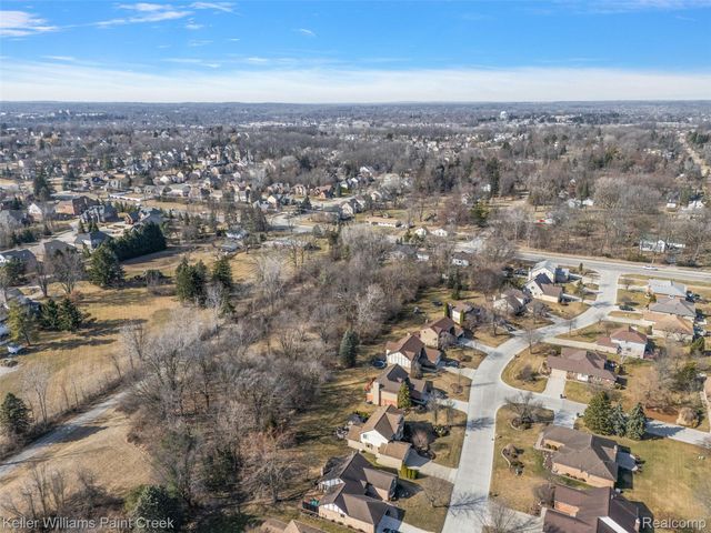 804 E AVON Road, Rochester Hills, MI 48307