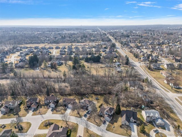 804 E AVON Road, Rochester Hills, MI 48307