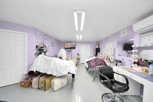 5319 Avenue R, Galveston, TX 77551