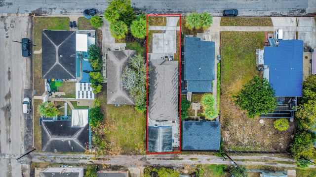 5319 Avenue R, Galveston, TX 77551