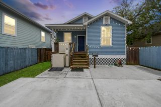 5319 Avenue R, Galveston, TX 77551