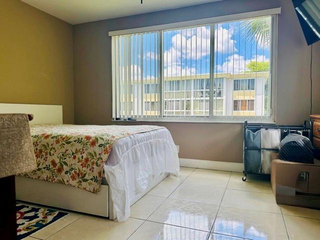 5985 Del Lago Circle 223, Sunrise, FL 33313