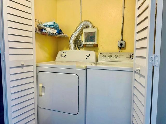 5985 Del Lago Circle 223, Sunrise, FL 33313