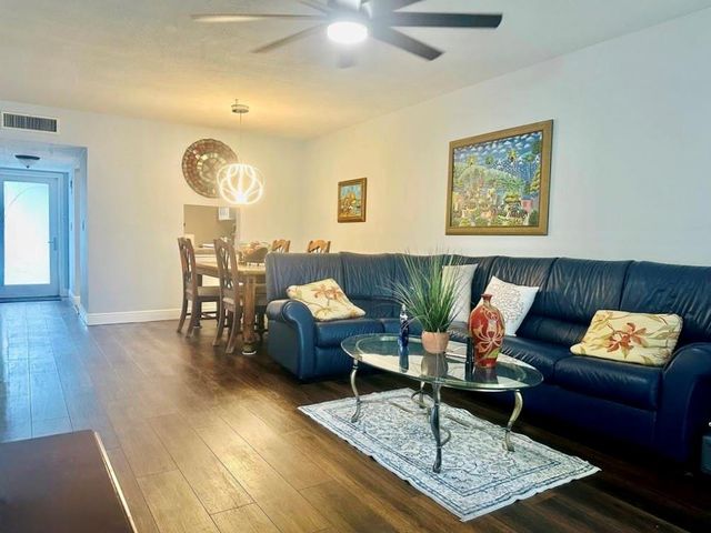 5985 Del Lago Circle 223, Sunrise, FL 33313