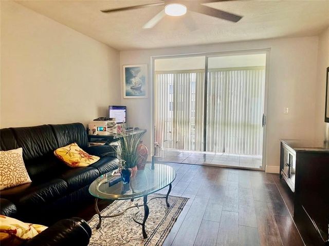 5985 Del Lago Circle 223, Sunrise, FL 33313