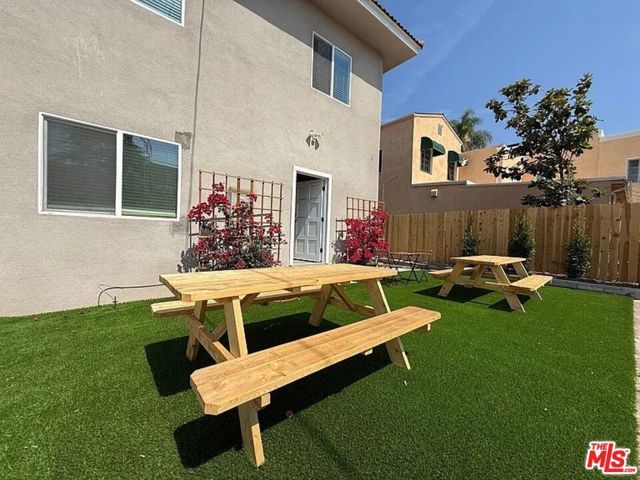 702 Crenshaw Boulevard, Los Angeles, CA 90005