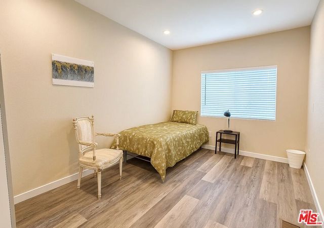 702 Crenshaw Boulevard, Los Angeles, CA 90005