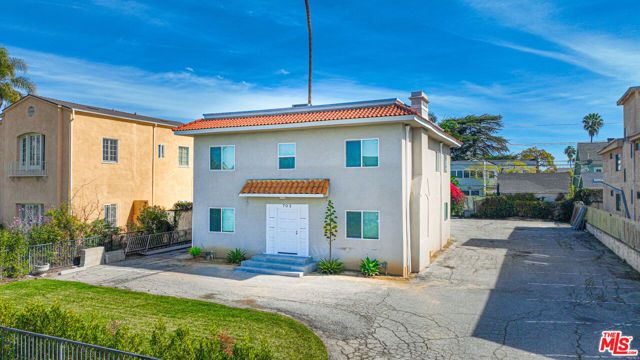 702 Crenshaw Boulevard, Los Angeles, CA 90005