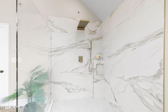 8 Black Point Horseshoe Street, Rumson, NJ 07760