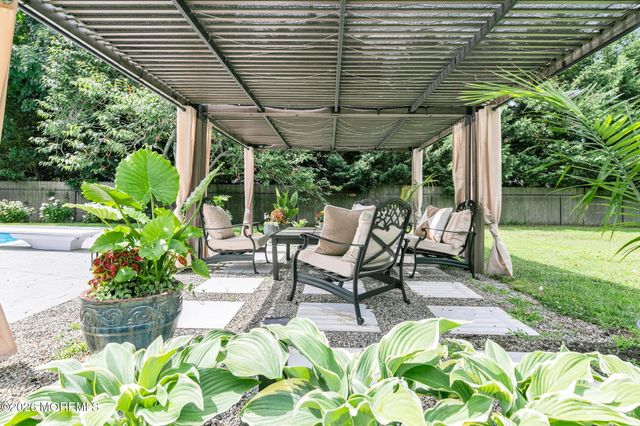 8 Black Point Horseshoe Street, Rumson, NJ 07760