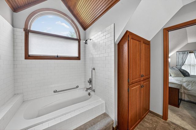 23655 Ridgemont Lane, Elkhart, IN 46516