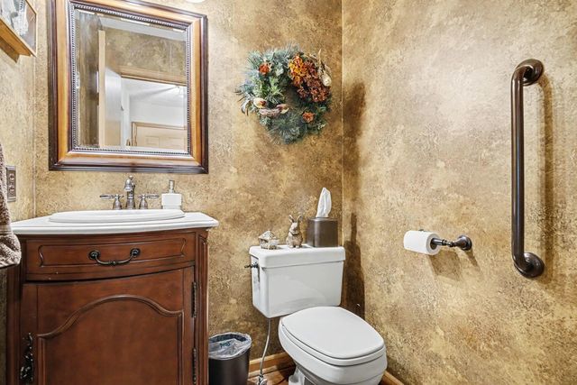 23655 Ridgemont Lane, Elkhart, IN 46516
