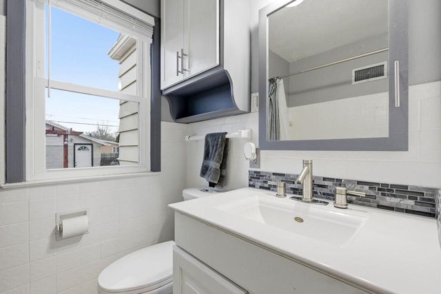 3776 N 98th STREET, Milwaukee, WI 53222