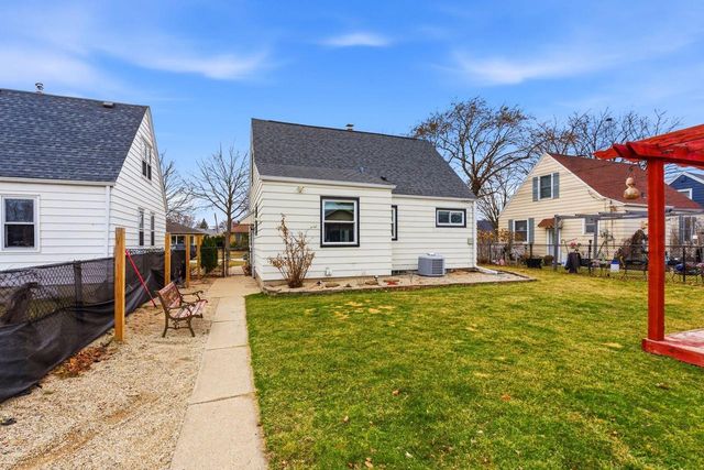 3776 N 98th STREET, Milwaukee, WI 53222