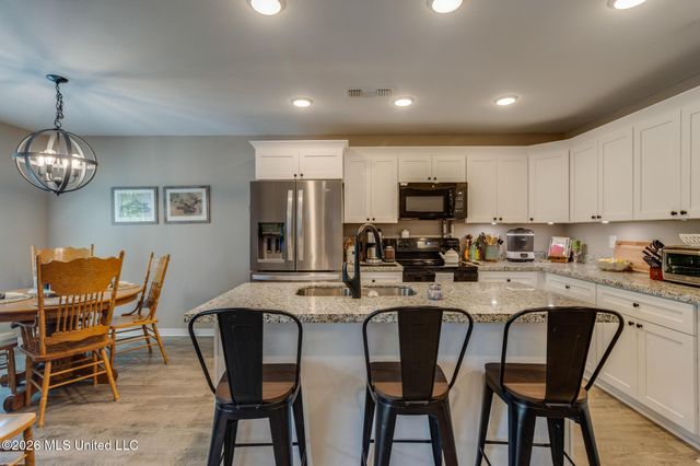 515 Peach Street, Ocean Springs, MS 39564