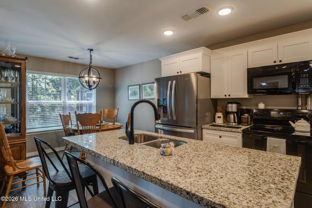 515 Peach Street, Ocean Springs, MS 39564