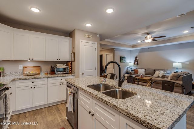 515 Peach Street, Ocean Springs, MS 39564
