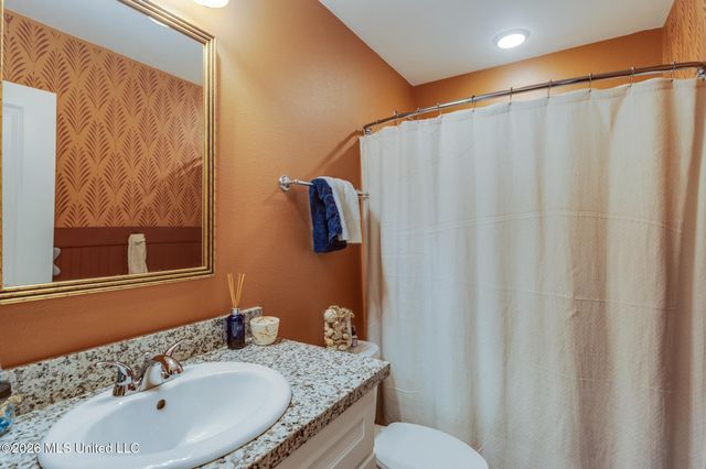 515 Peach Street, Ocean Springs, MS 39564
