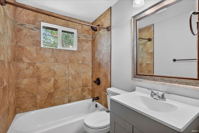 18035 Chipstead Drive, South Bend, IN 46637
