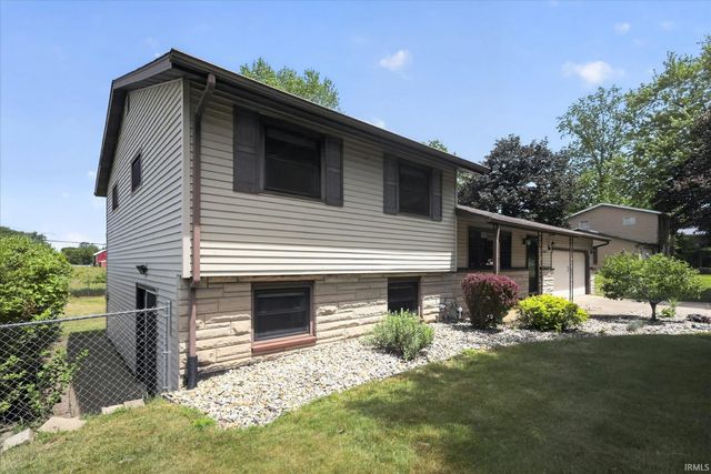 18035 Chipstead Drive, South Bend, IN 46637