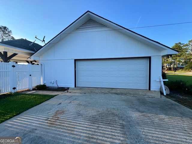 253 McDilda Drive, Lyons, GA 30436